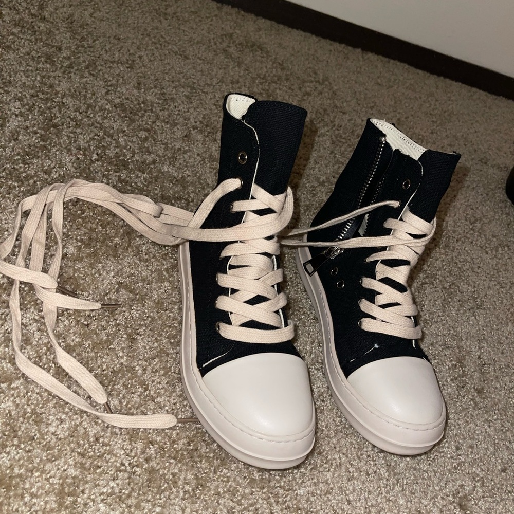Trendy sneakers